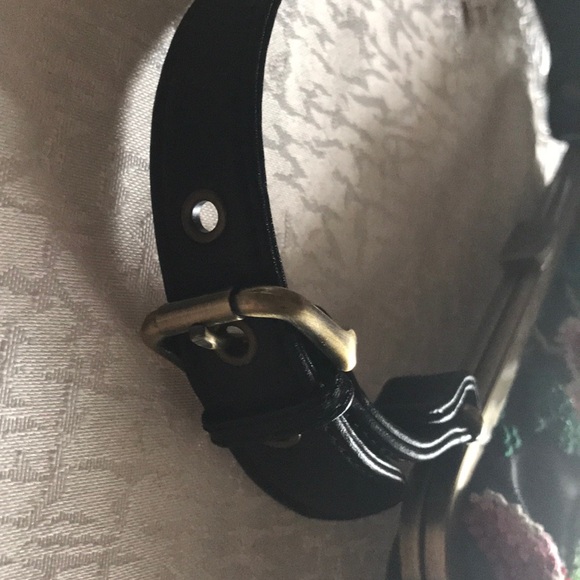 Isabella Fiore Embroidered Handbag - Picture 8 of 8